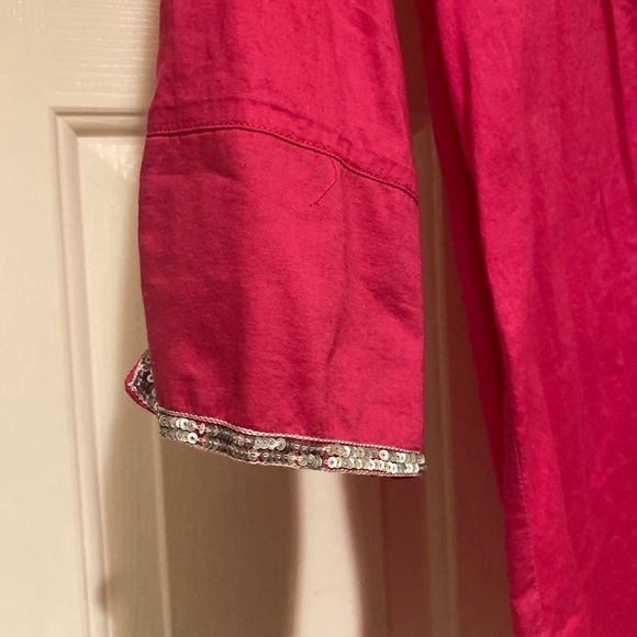 Chicos Blouse Womens Size 0 Hot Pink Embroidered Floral Tunic V-Neck 3/4 Sleeves - Picture 4 of 8